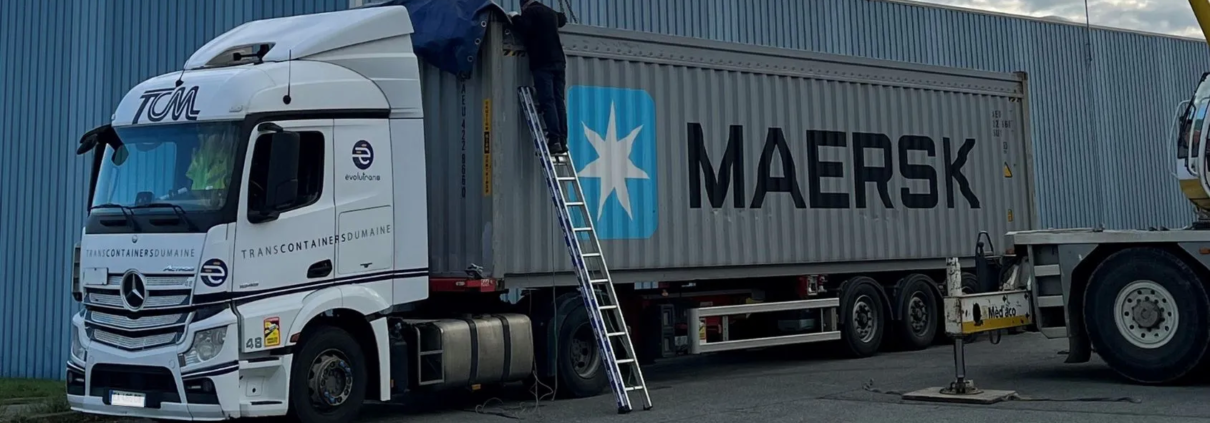 Exportation par container de matériels industriels gérée par SOTECAN INTERNATIONAL