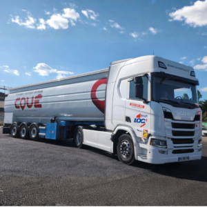 Camion citerne Transports Coué dédié au transport vrac de nutrition animale certifié Qualimat